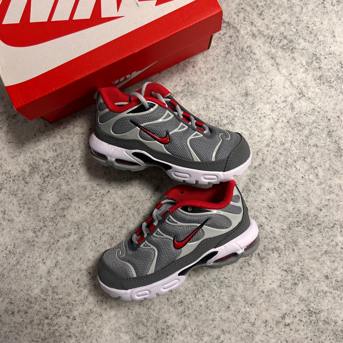 Nike Air Max Plus TN (infants) GREY/UNIVESITY RED