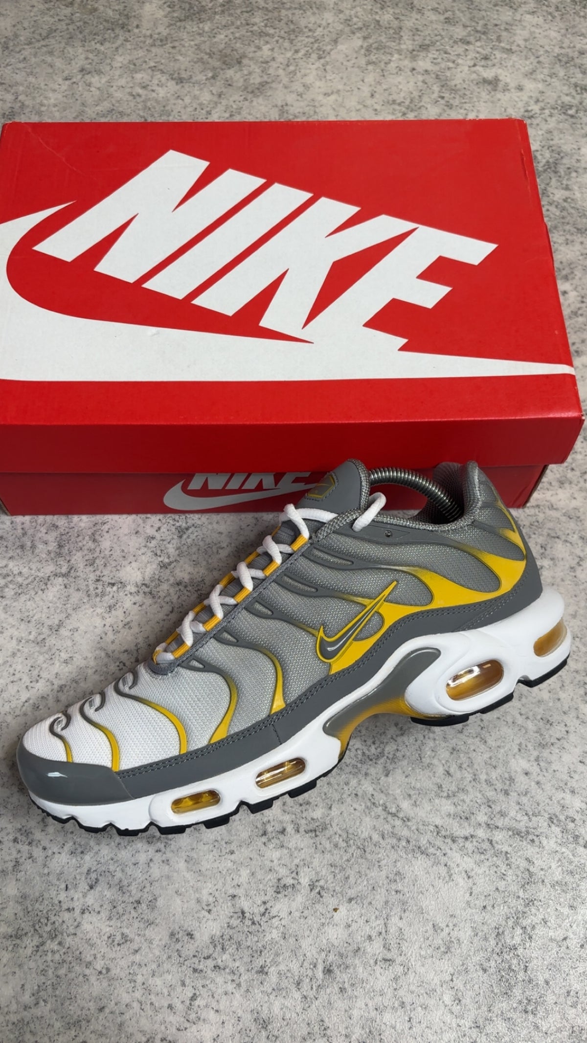 Nike Air Max Plus TN Particle Grey