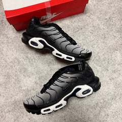 Nike Air Max Plus TN Midnight Obsidian