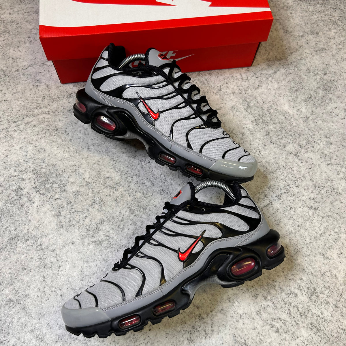 Nike Air Max Plus TN Wolf Grey/Red